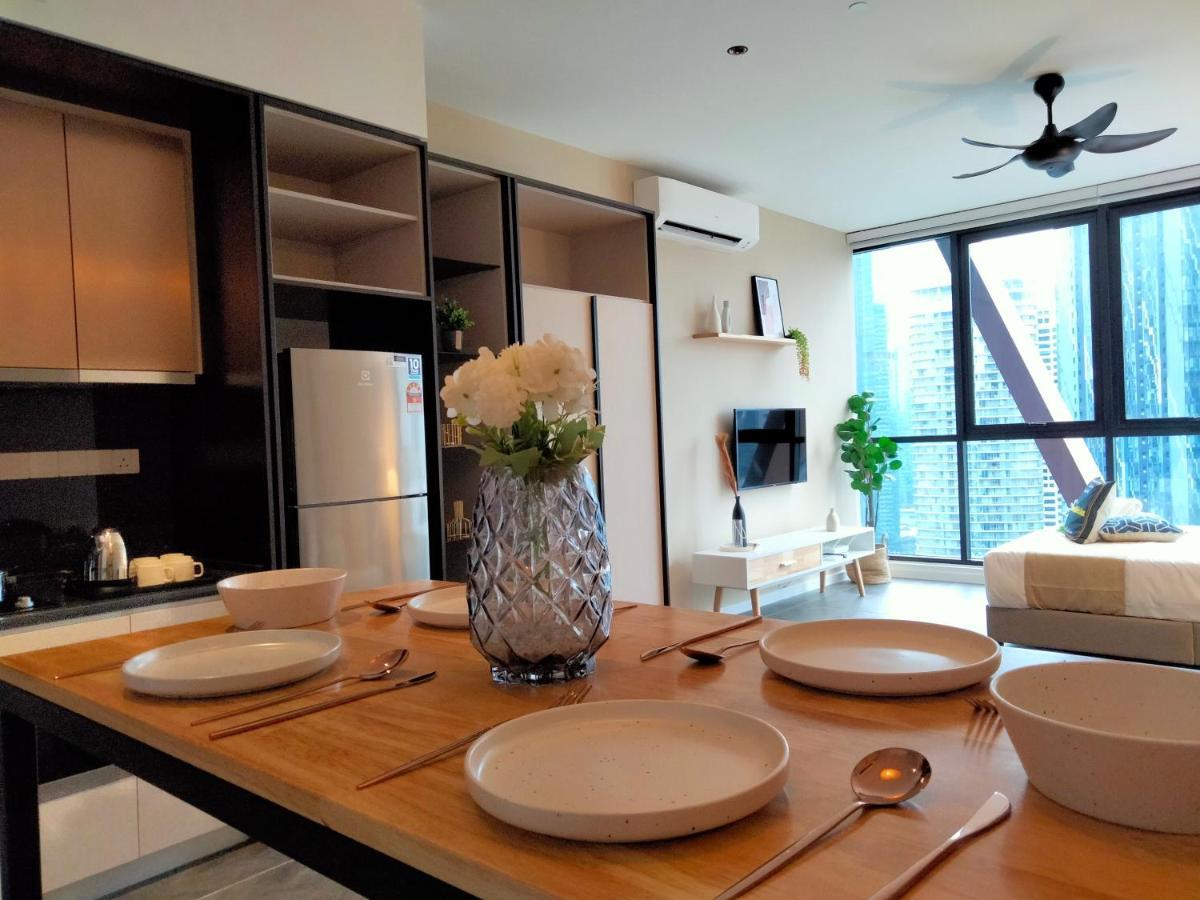 Scarletz Suites Klcc I Homebrickz กัวลาลัมเปอร์ ภายนอก รูปภาพ