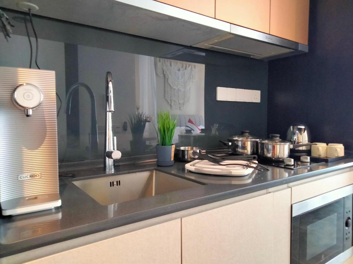 Scarletz Suites Klcc I Homebrickz กัวลาลัมเปอร์ ภายนอก รูปภาพ